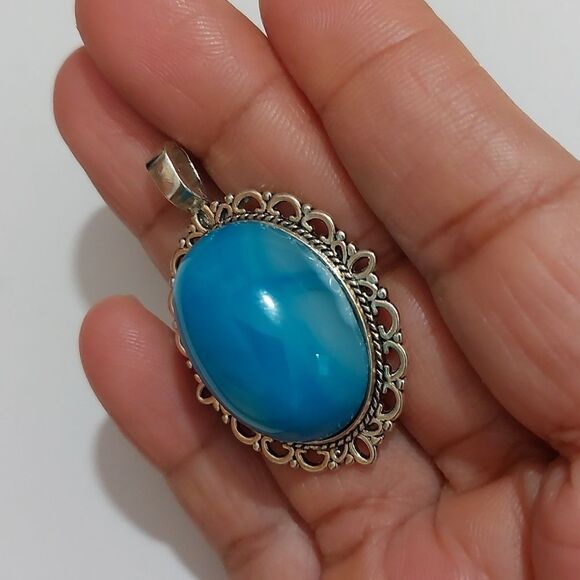 Marbled Blue Faux Stone Cabochon Silver Tone Ornate Edge Oval Bezel Pendant - Picture 2 of 4